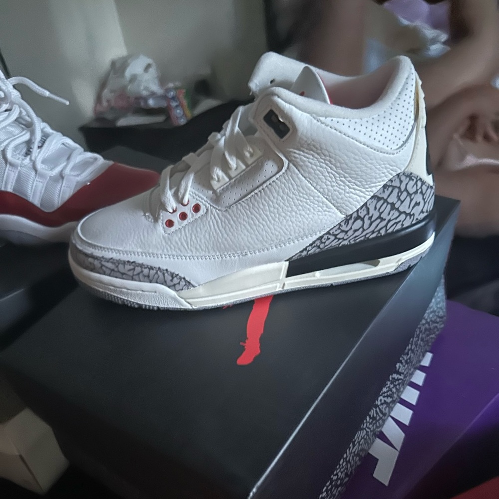 New Jordan 3s never worn in box